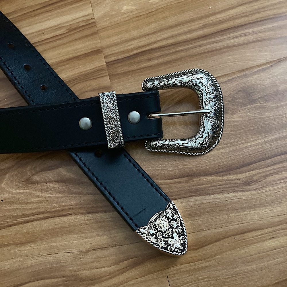 Preloved - BULLHIDEBELTS.COM bull hide full grain black belt - SIZE 58